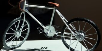 Rower w mieszkaniu w bloku: praktyczne sposoby przechowywania bez bałaganu