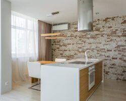 Okap kuchenny w bloku: wybór, podłączenie do kanału i recyrkulacja krok po kroku